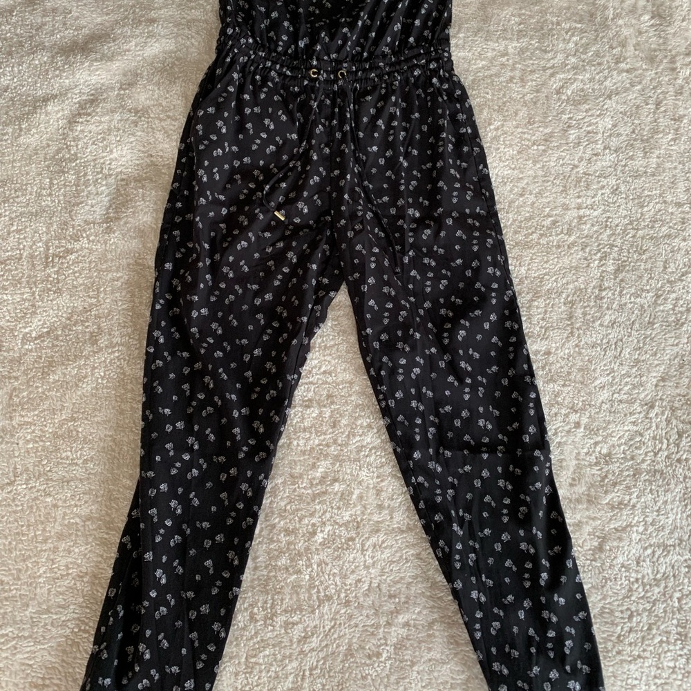 Sleeveless jumpsuit